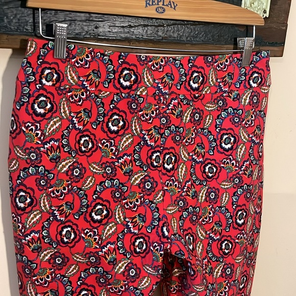 2/$18 Zac & Rachel Red Hibiscus Bermuda Shorts Size Large - Picture 10 of 12